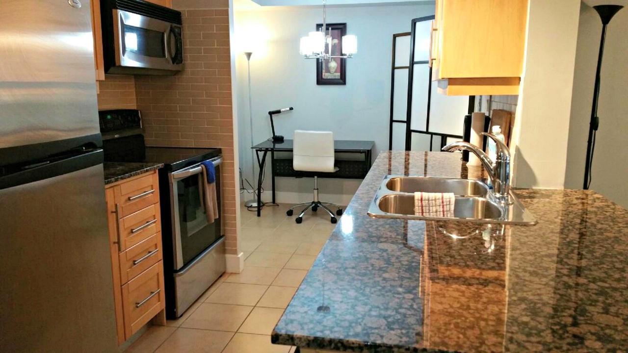 Blue Jays Aparment Apartment Toronto Exterior photo